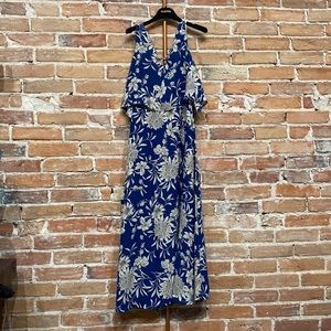 Flattering blue dress with lining